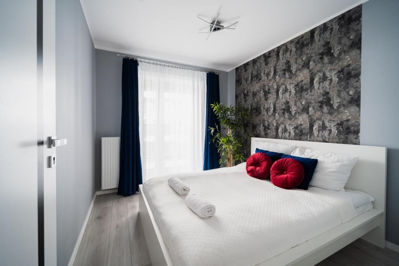 Appartement Uroczy Apartament Obok Sky Towera à Wrocław Extérieur photo